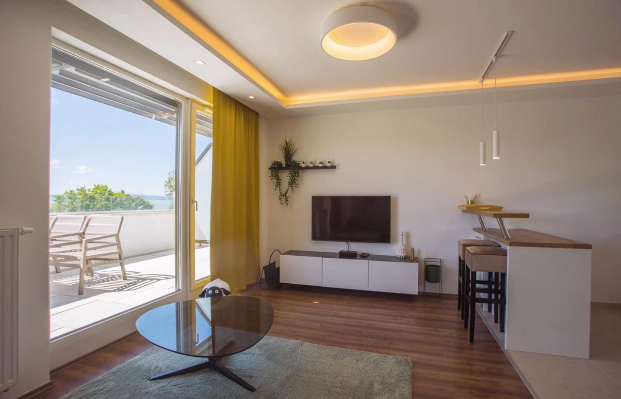 Sunset Resort - Lakeside Boutique Apartments Fonyód Quarto foto